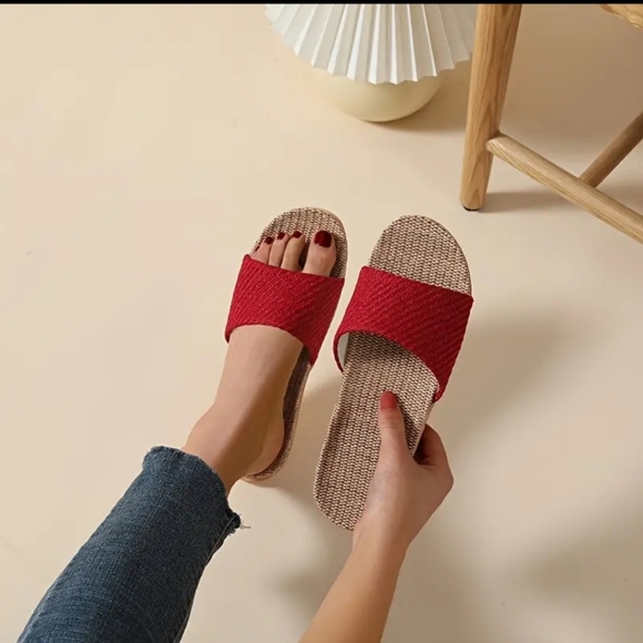 NEW!! Women's Trendy Red Pair of Beach Sandal Slides!! Always Open to Offers !! - Picture 10 of 12